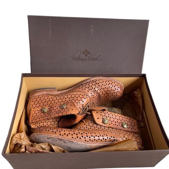 Patricia Nash Sabrina Perforated Ankle Booties Womens Size 7 Tan Foldover Cuffed - Picture 10 of 12